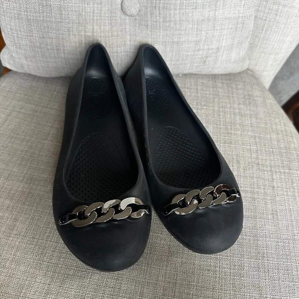 Crocs‎ Gianna Ballet Flats Womens Sz 8 Black Non Slip Closed Toe Chain Link